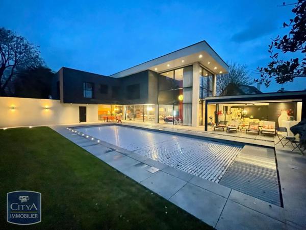 Maison à vendre 8 pièces 318m²