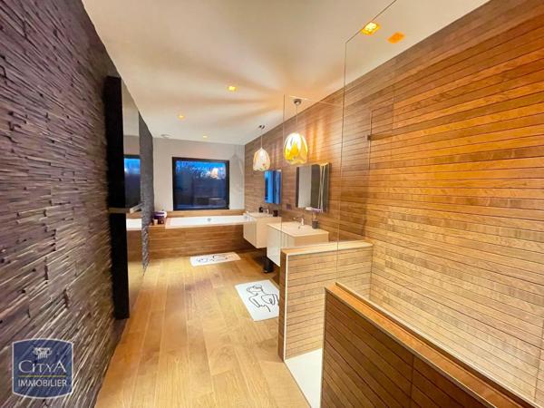 Maison à vendre 8 pièces 318m²