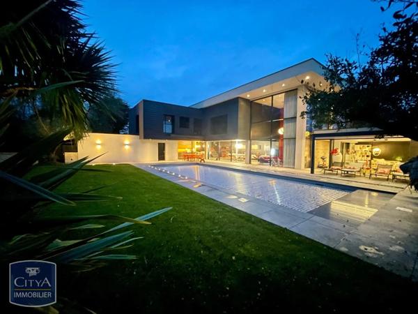 Maison à vendre 8 pièces 318m²