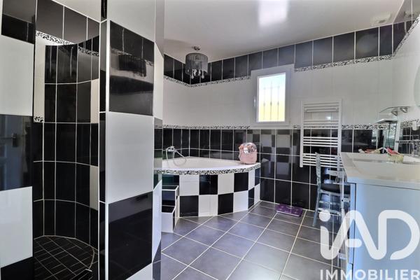 Maison à vendre 4 pièces 95 m² Pierrefeu-du-Var