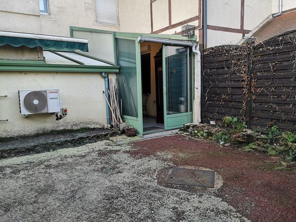 Appartement Nevers  ancien, charme, fonctionnalite, 2 chambres proche centre-ville, cour