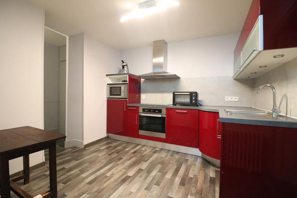 Appartement Nevers  ancien, charme, fonctionnalite, 2 chambres proche centre-ville, cour