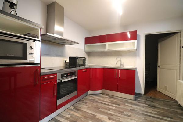 Appartement Nevers  ancien, charme, fonctionnalite, 2 chambres proche centre-ville, cour