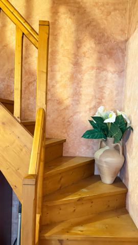 NOAILLES PROCHE Maison a vendre  6 pieces,  3 Chambres, sejour, salon, cheminee, garage, grange, cave , jardin