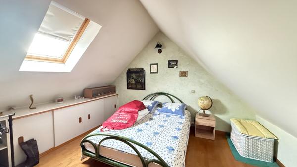 NOAILLES PROCHE Maison a vendre  6 pieces,  3 Chambres, sejour, salon, cheminee, garage, grange, cave , jardin