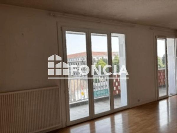 Location Appartement 4 pièces 69.4 m² - COURS DE VERDUN Tonneins 47400