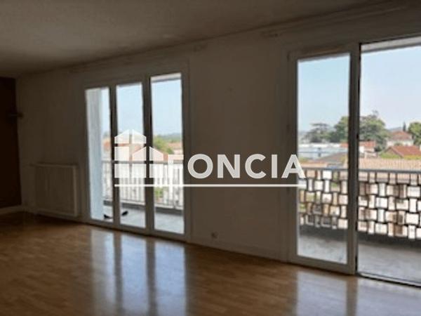 Location Appartement 4 pièces 69.4 m² - COURS DE VERDUN Tonneins 47400