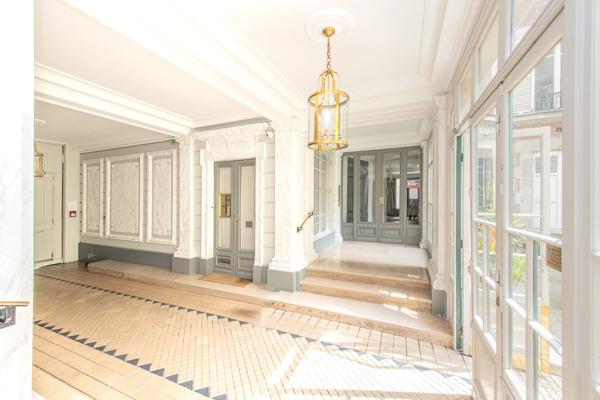 Quartier Champ-de-Mars - Vue Tour Eiffel – Appartement – 2/3 pièces avec grande terrasse sans vis-à-vis -