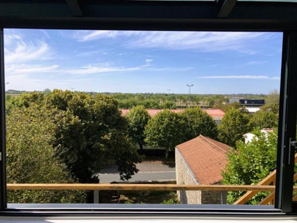 Très belle rénovation située à 30 minutes des portes de La Rochelle.