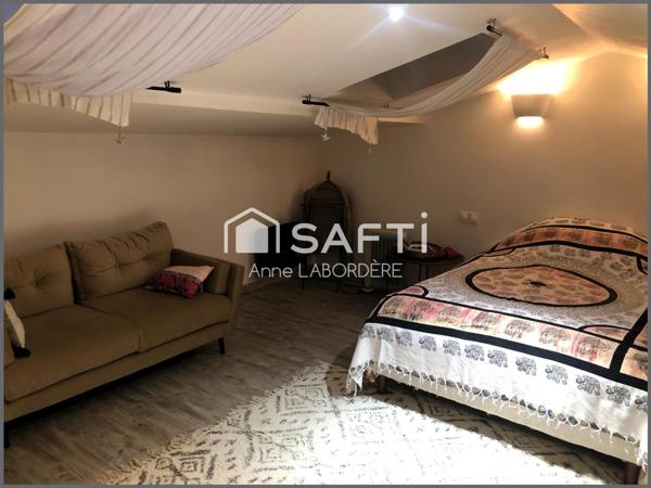 Très belle rénovation située à 30 minutes des portes de La Rochelle.