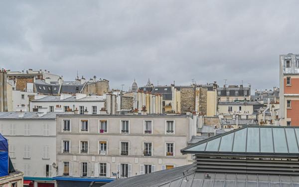 Appartement à vendre    2 pièces • 29,87 m2 Paris 18