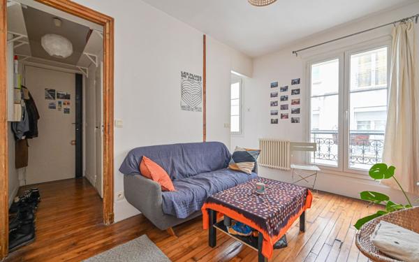 Appartement à vendre    2 pièces • 29,87 m2 Paris 18