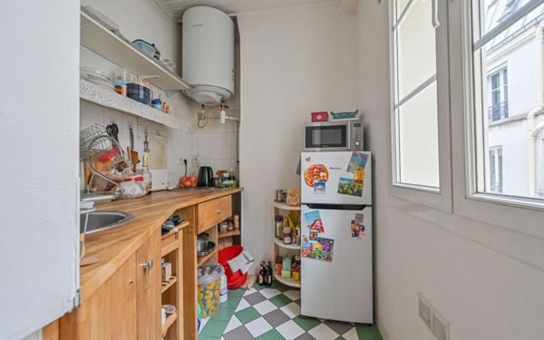 Appartement à vendre    2 pièces • 29,87 m2 Paris 18