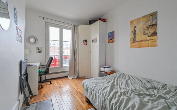 Appartement à vendre    2 pièces • 29,87 m2 Paris 18