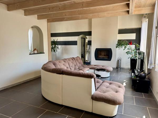 Maison avec parc arboré et dépendances