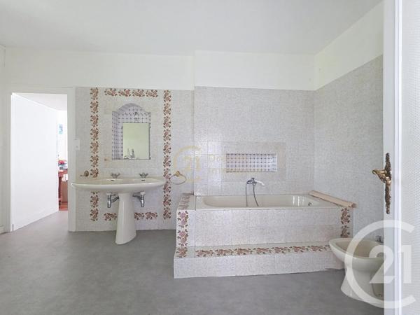 Maison à vendre  23 pièces - 374 m 2   MERDRIGNAC  - 22