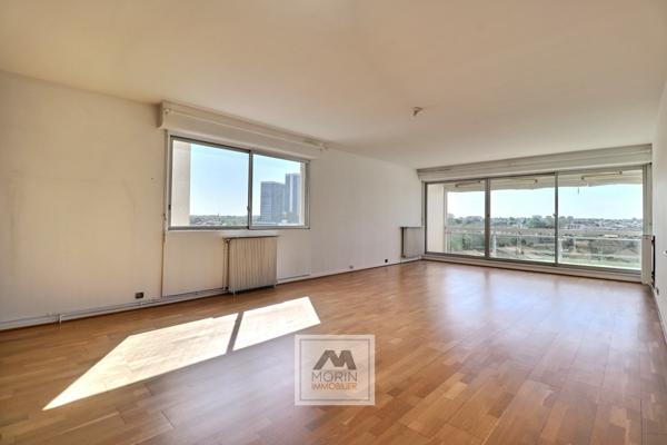 BORDEAUX quartier Croix Blanche, à vendre appartement avec 4 chambres , 2 balcons et parking en sous-sol