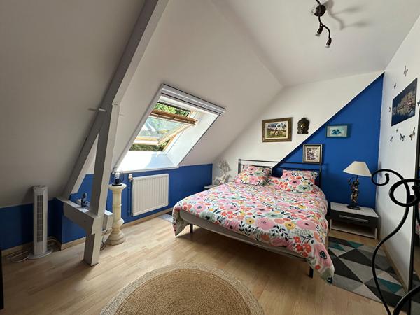 Maison familiale de 190m² avec 6 chambres, implantée sur son terrain de 4900m² !