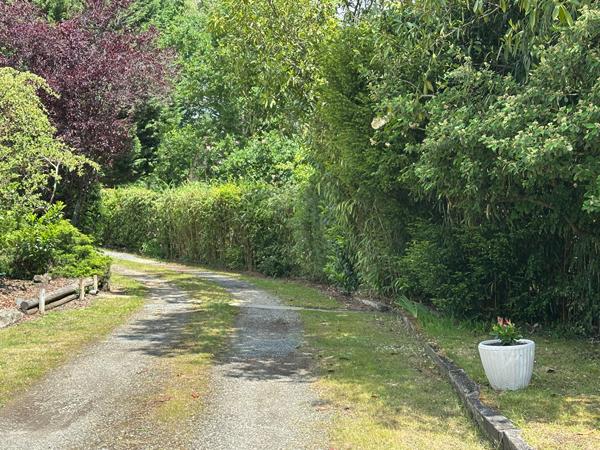Maison familiale de 190m² avec 6 chambres, implantée sur son terrain de 4900m² !
