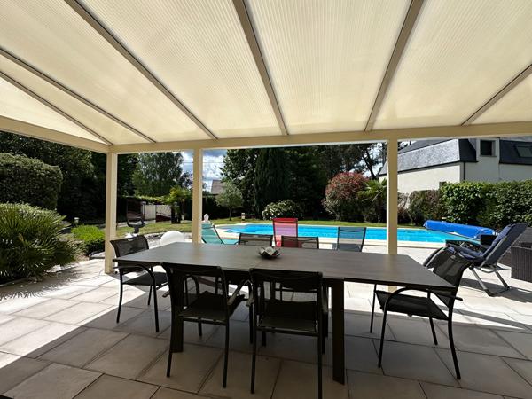 Maison familiale de 190m² avec 6 chambres, implantée sur son terrain de 4900m² !