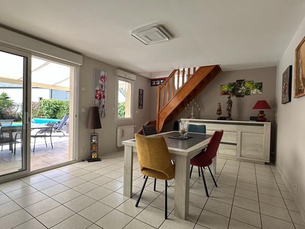 Maison familiale de 190m² avec 6 chambres, implantée sur son terrain de 4900m² !