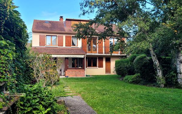 Maison à vendre    5 pièces • 190 m2 Saint-Jean-de-Braye