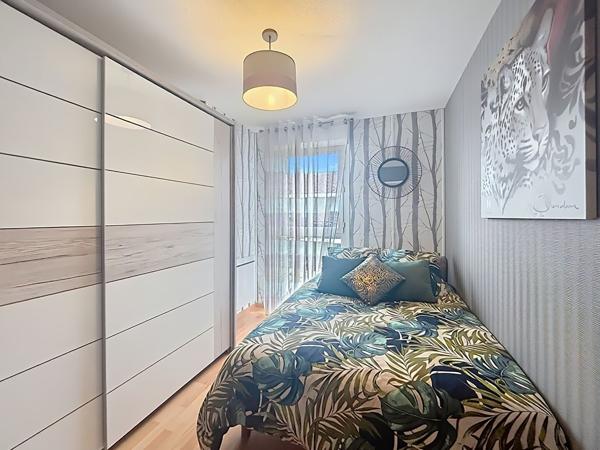 Appartement Les Sables d'Olonne  bourg Château 3 pièces 60.38 m² terrasse 2 parkings proche commerces