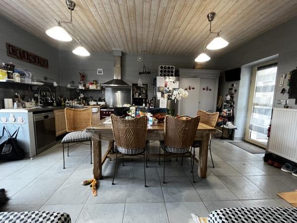 Maison à vendre 250 275 € Cublac 9 p 155 m² DPE C