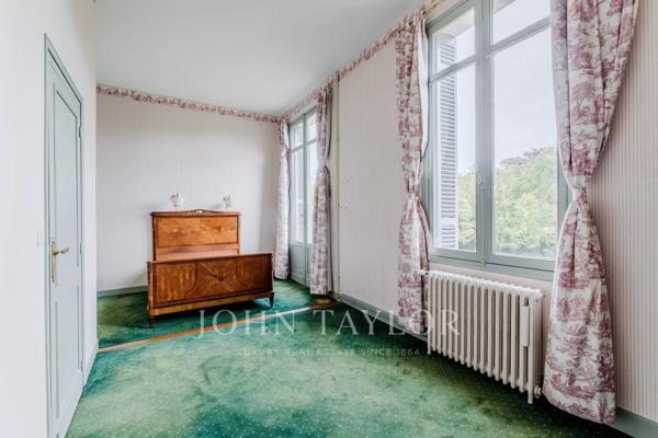 EXCLUSIVITÉ - LE BOUSCAT - MAISON DE MAÎTRE - TERRAIN DE 2 000 M² - DIVISION PARCELLAIRE POSSIBLE