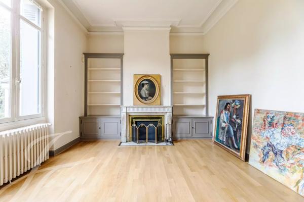 EXCLUSIVITÉ - LE BOUSCAT - MAISON DE MAÎTRE - TERRAIN DE 2 000 M² - DIVISION PARCELLAIRE POSSIBLE