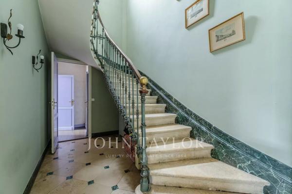 EXCLUSIVITÉ - LE BOUSCAT - MAISON DE MAÎTRE - TERRAIN DE 2 000 M² - DIVISION PARCELLAIRE POSSIBLE