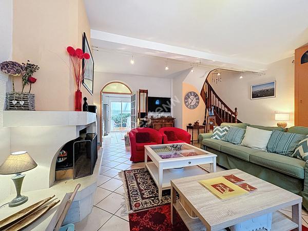 MAISON PREBENDES 4 CHAMBRES AVEC JARDIN