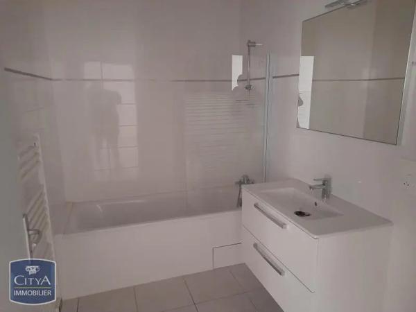 Appartement à louer 3 pièces 65.14m²