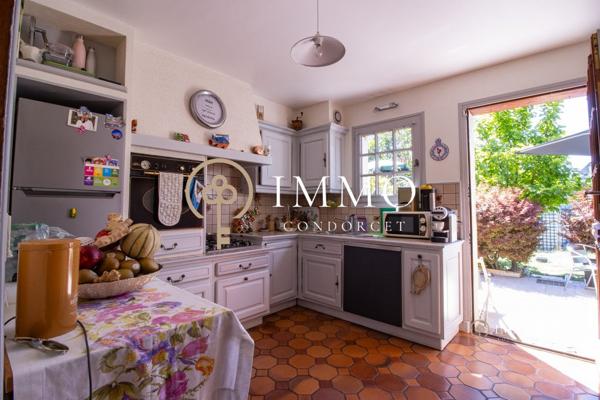 Limitrophe Bourg La Reine, Maison 6 pièces 115m2