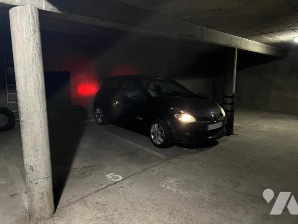 En pleine Krutenau, rue des Balayeurs, place de stationnement au 1er sous-sol
