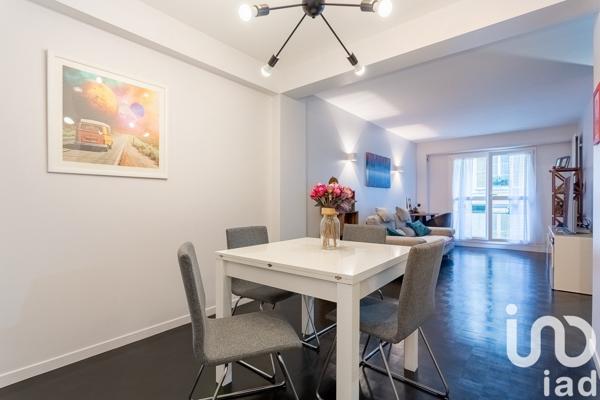 Appartement 3 pièces de 71 m² à Paris (75017)