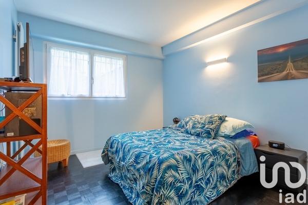 Appartement 3 pièces de 71 m² à Paris (75017)