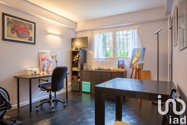 Appartement 3 pièces de 71 m² à Paris (75017)