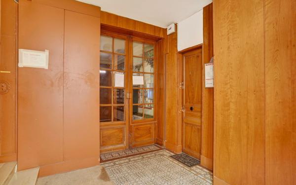 Appartement à vendre    2 pièces • 42,50 m2 Paris 17