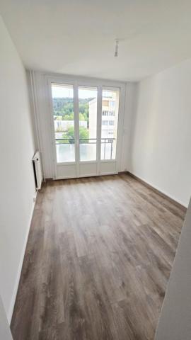 T3 entièrement rénové – 55,55 m² – 2 balcons – Ascenseur – Cave