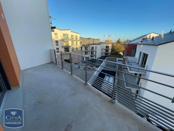 Appartement à louer 3 pièces 58.85m² Tours (37100)