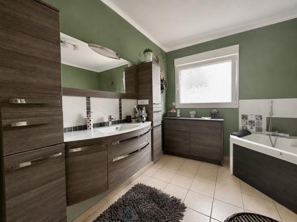MAGNIFIQUE MAISON INDIVIDUELLE AVEC SOUS SOL COMPLET