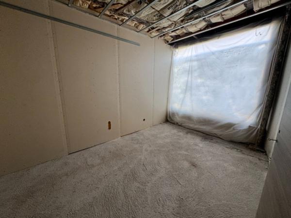 IMMEUBLE  LOCAL COMMERCIAL +  APPARTEMENT + 2 PLATEAUX  A RENOVER HERICOURT