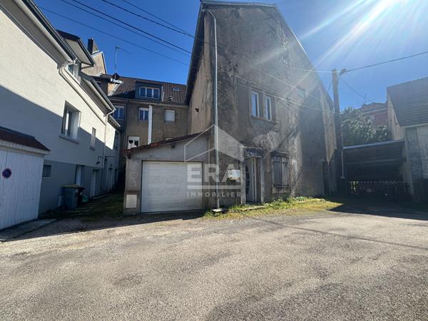 IMMEUBLE  LOCAL COMMERCIAL +  APPARTEMENT + 2 PLATEAUX  A RENOVER HERICOURT