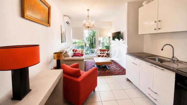Appartement T2 avec une terrasse et une place de parking à Martigues