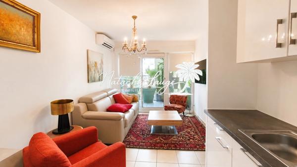 Appartement T2 avec une terrasse et une place de parking à Martigues