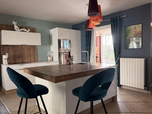 Carcassonne (11000) À proximité de Carcassonne - Villa d'architecte de plain-pied avec piscine et jardin paysager de 3687 m²