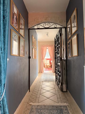 Carcassonne (11000) À proximité de Carcassonne - Villa d'architecte de plain-pied avec piscine et jardin paysager de 3687 m²