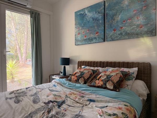 Carcassonne (11000) À proximité de Carcassonne - Villa d'architecte de plain-pied avec piscine et jardin paysager de 3687 m²