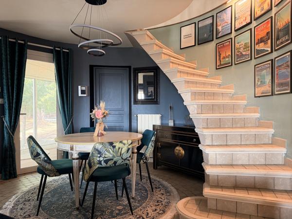 Carcassonne (11000) À proximité de Carcassonne - Villa d'architecte de plain-pied avec piscine et jardin paysager de 3687 m²